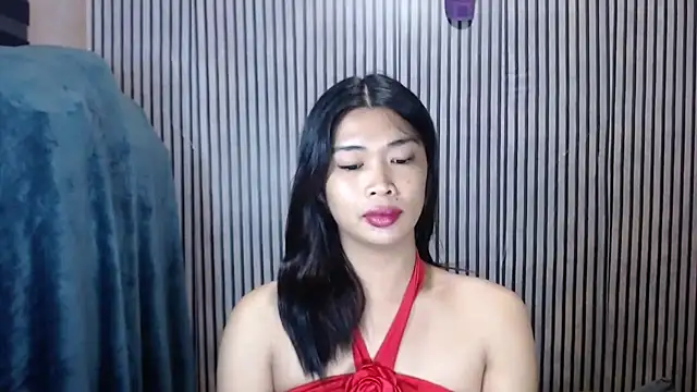 Maria-Moore online show from 10.12.25