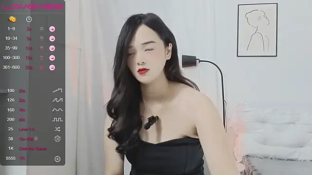 QiuPeiPeimmm online show from 12.04.24