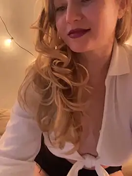 Lady  Maria online show from 02.22.25