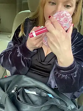 Lady  Maria online show from 10.13.25