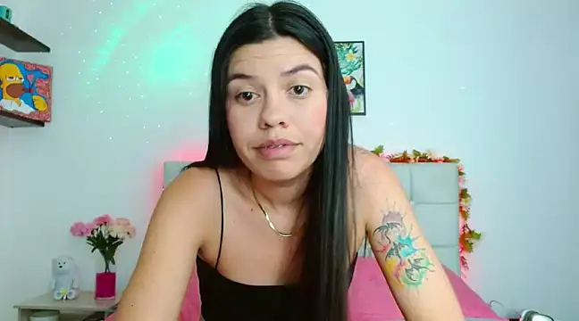 Snapshot of Layla_Rachel chatting on 12.11.24 Layla Rachel online show from 12.11.24