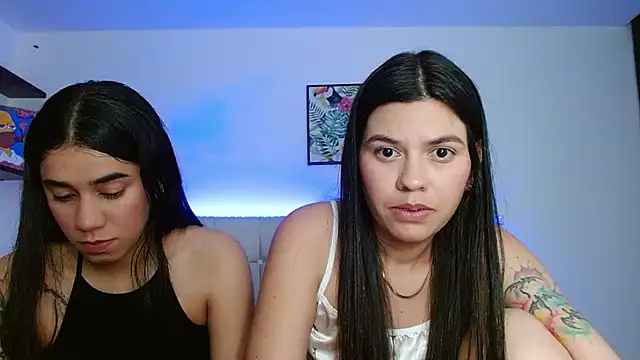 Snapshot of Layla_Rachel chatting on 12.20.24 Layla Rachel online show from 12.20.24