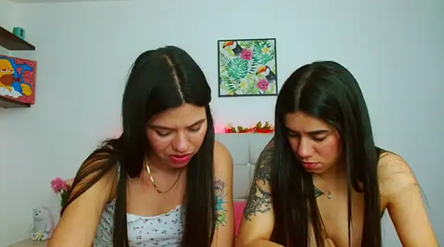 Snapshot of Layla_Rachel chatting on 12.24.24 Layla Rachel online show from 12.24.24