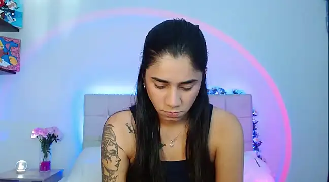 Snapshot of Layla_Rachel chatting on 03.01.25 Layla Rachel online show from 03.01.25