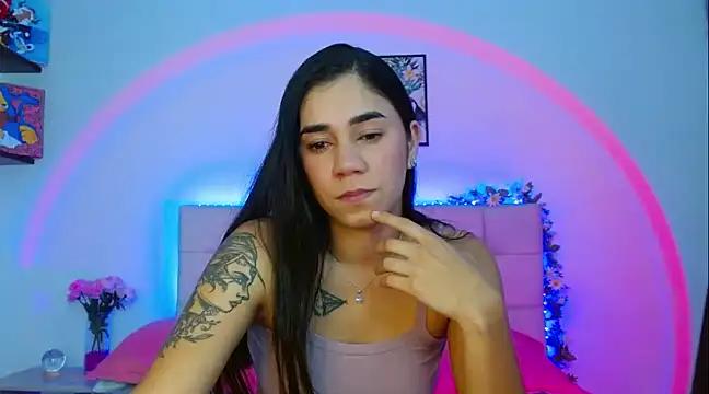 Snapshot of Layla_Rachel chatting on 03.05.25 Layla Rachel online show from 03.05.25