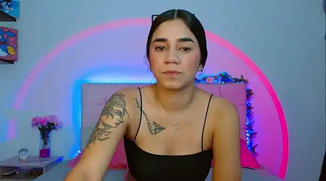 Snapshot of Layla_Rachel chatting on 03.10.25 Layla Rachel online show from 03.10.25