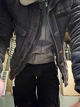 Snapshot of Xcoquinx chatting on 11.20.25 Xcoquinx online show from 11.20.25