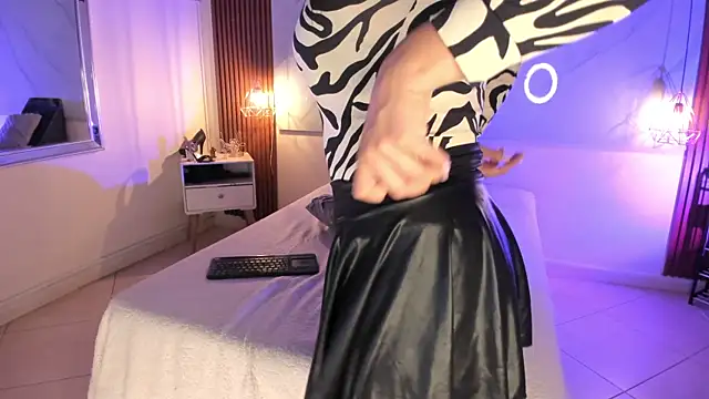 Gin Zc online show from 12.20.24