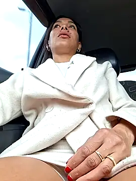 Snapshot of Doll_Loren chatting on 01.24.25 Doll Loren online show from 01.24.25
