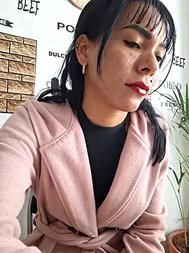 Snapshot of Doll_Loren chatting on 02.12.25 Doll Loren online show from 02.12.25