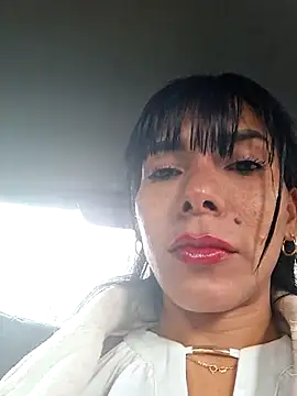 Snapshot of Doll_Loren chatting on 02.13.25 Doll Loren online show from 02.13.25
