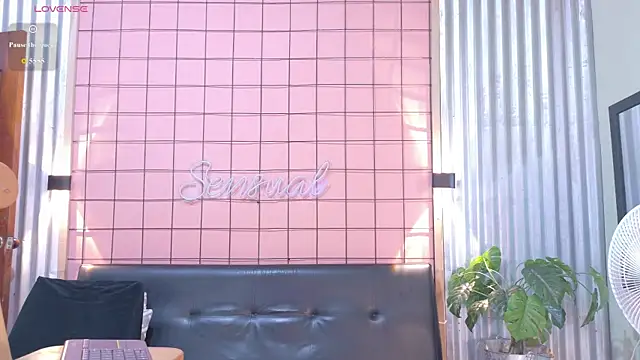 mensia hernandz online show from 04.06.26