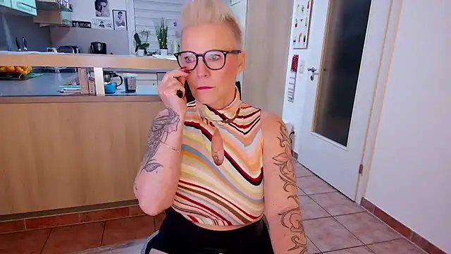 Snapshot of German_Milf chatting on 12.03.24 German Milf online show from 12.03.24