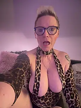 Snapshot of German_Milf chatting on 02.19.25 German Milf online show from 02.19.25