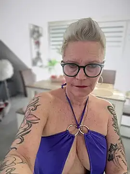 Snapshot of German_Milf chatting on 03.03.25 German Milf online show from 03.03.25