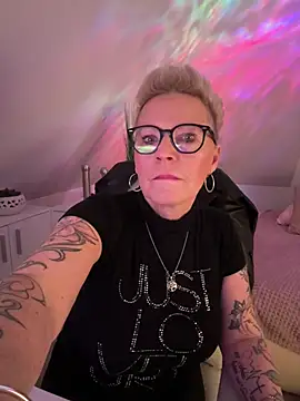 German Milf online show from 01.19.26