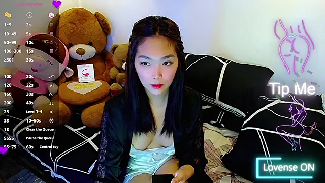 TR4NSCUTI3 online show from 01.16.26