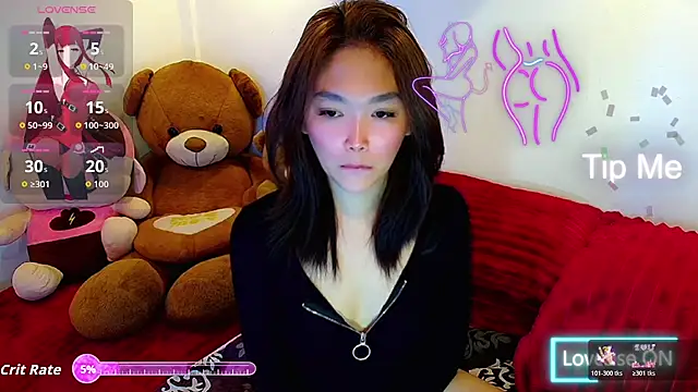 TR4NSCUTI3 online show from 02.26.26