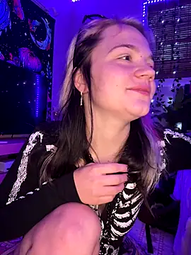 Snapshot of Cutiepiespanks chatting on 09.17.25 Cutiepiespanks online show from 09.17.25