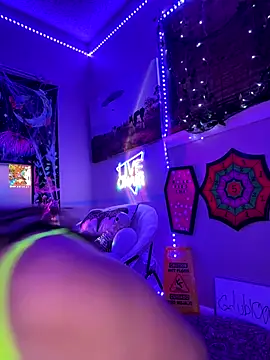 Snapshot of Cutiepiespanks chatting on 10.14.25 Cutiepiespanks online show from 10.14.25