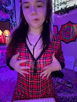 Snapshot of Cutiepiespanks chatting on 10.15.25 Cutiepiespanks online show from 10.15.25