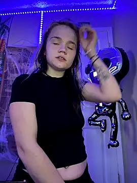 Snapshot of Cutiepiespanks chatting on 10.24.25 Cutiepiespanks online show from 10.24.25