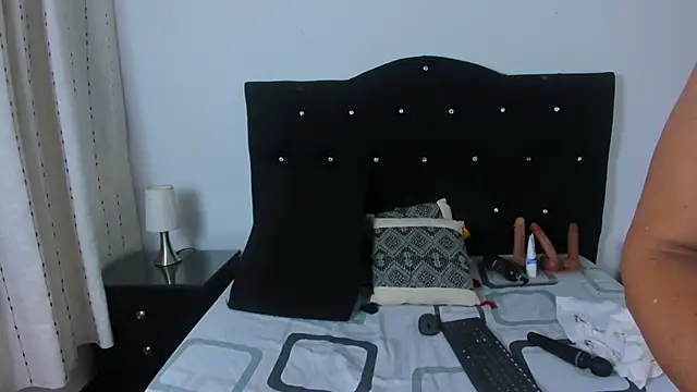 Snapshot of Keira_Lennox chatting on 09.27.25 Keira Lennox online show from 09.27.25