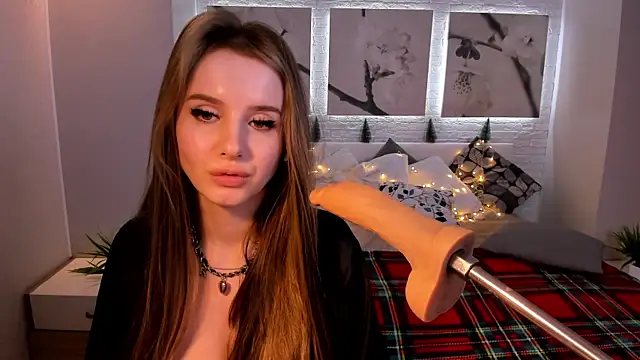 Snapshot of Betty_June chatting on 12.30.24 Betty June online show from 12.30.24