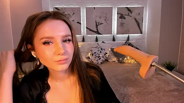 Snapshot of Betty_June chatting on 01.05.25 Betty June online show from 01.05.25