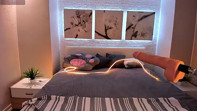 Betty June online show from 09.17.25