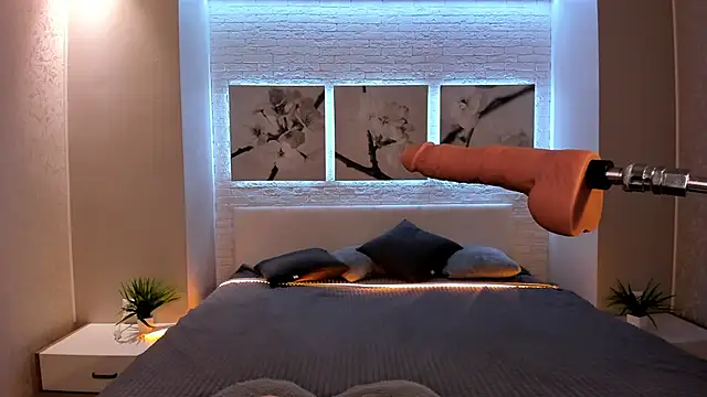 Betty June online show from 10.05.25