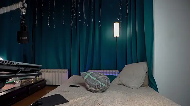 Snapshot of VIktorSecret chatting on 03.19.26 VIktorSecret online show from 03.19.26