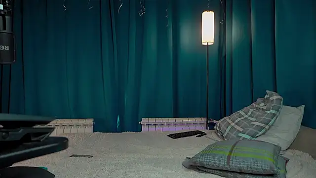 Snapshot of VIktorSecret chatting on 04.11.26 VIktorSecret online show from 04.11.26