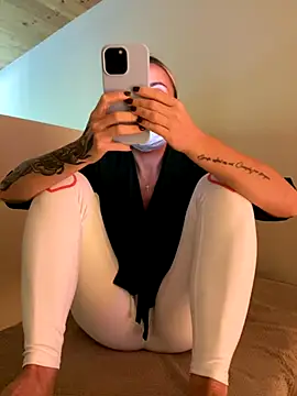 EmaSalis online show from 09.19.25