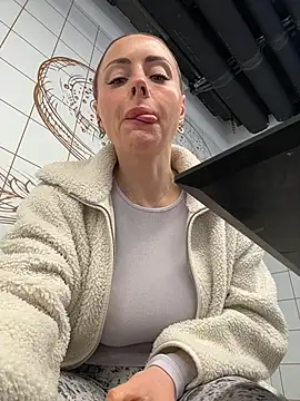 EmaSalis online show from 03.04.26