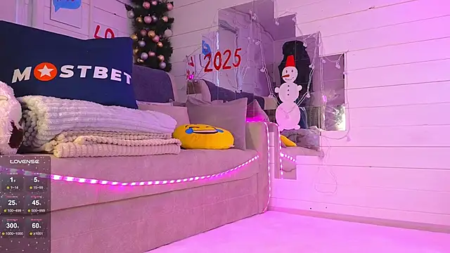 Snapshot of Misss_Vikk chatting on 12.21.24 Misss Vikk online show from 12.21.24