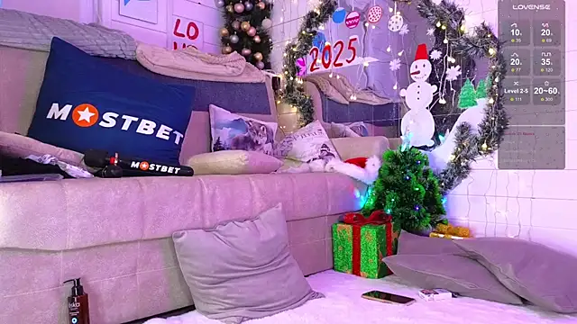 Snapshot of Misss_Vikk chatting on 12.30.24 Misss Vikk online show from 12.30.24