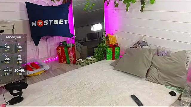 Snapshot of Misss_Vikk chatting on 01.06.25 Misss Vikk online show from 01.06.25