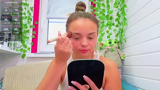 Snapshot of Misss_Vikk chatting on 09.26.25 Misss Vikk online show from 09.26.25