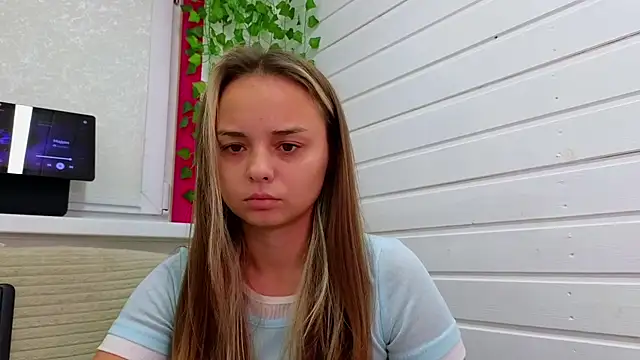 Snapshot of Misss_Vikk chatting on 10.24.25 Misss Vikk online show from 10.24.25