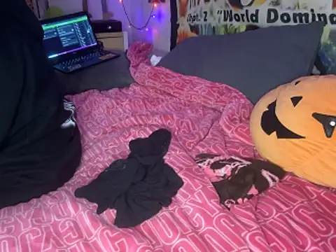 N1NT3NDH03 online show from 10.30.25