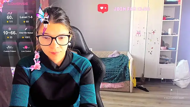 MollyLollipop online show from 10.17.25