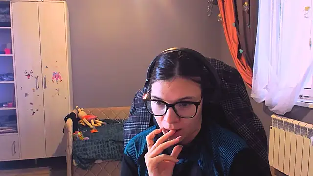 MollyLollipop online show from 12.02.25