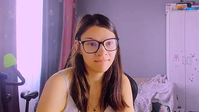 MollyLollipop online show from 04.07.26