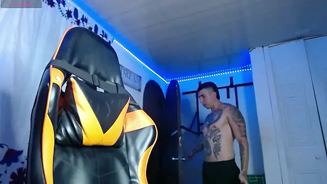 Snapshot of Adam_Hudsond chatting on 01.16.26 Adam Hudsond online show from 01.16.26