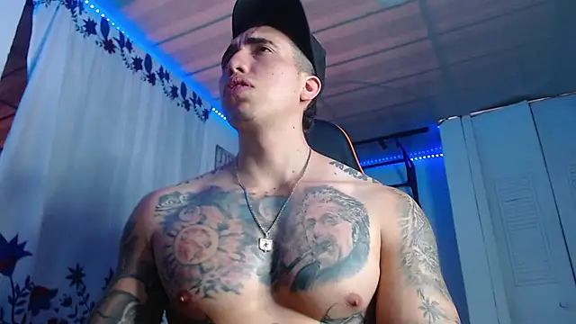 Snapshot of Adam_Hudsond chatting on 02.12.26 Adam Hudsond online show from 02.12.26