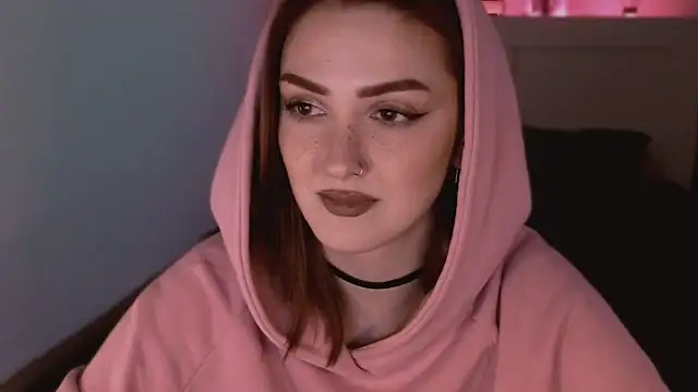 Snapshot of LilyFarey chatting on 12.17.24 LilyFarey online show from 12.17.24