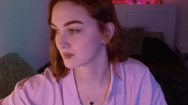 Snapshot of LilyFarey chatting on 12.26.24 LilyFarey online show from 12.26.24