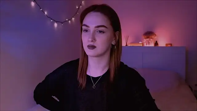 Snapshot of LilyFarey chatting on 02.09.25 LilyFarey online show from 02.09.25