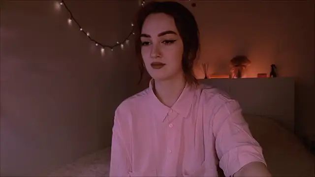 Snapshot of LilyFarey chatting on 02.23.25 LilyFarey online show from 02.23.25